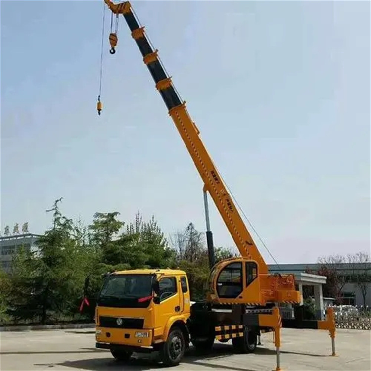 花都钢筋笼入孔时,由吊车采用单点起吊